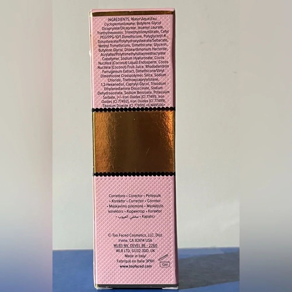 Too Faced Pink and Gold Sculpting Corrector - Picture 3 of 5